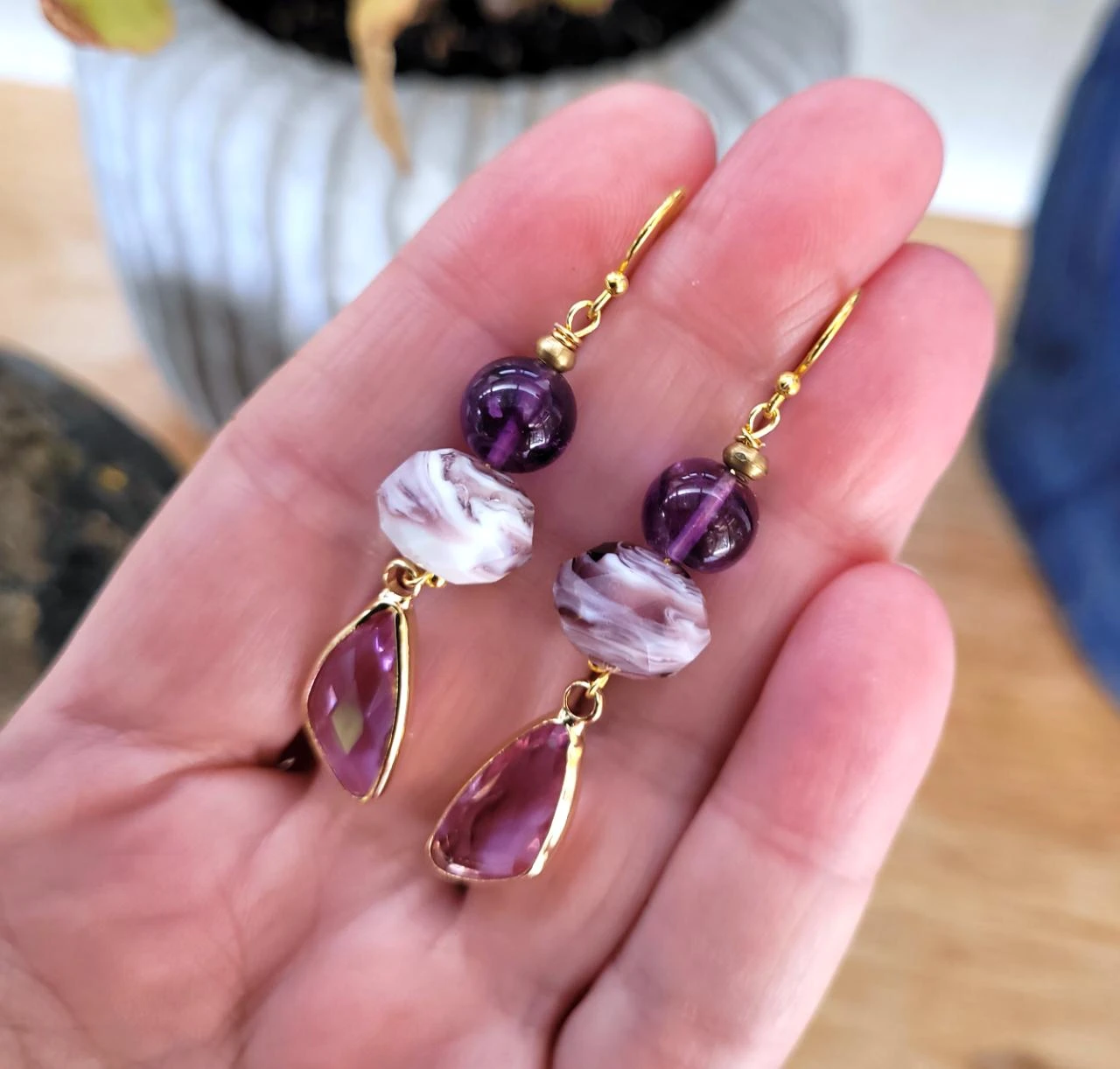 Boucles d'oreille boho chics avec perles améthyste, perles verre facetté ..